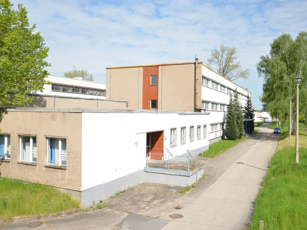 Vielfältige Lagerboxen mit umfassendem Sicherheitskonzept und optimaler Anbindung