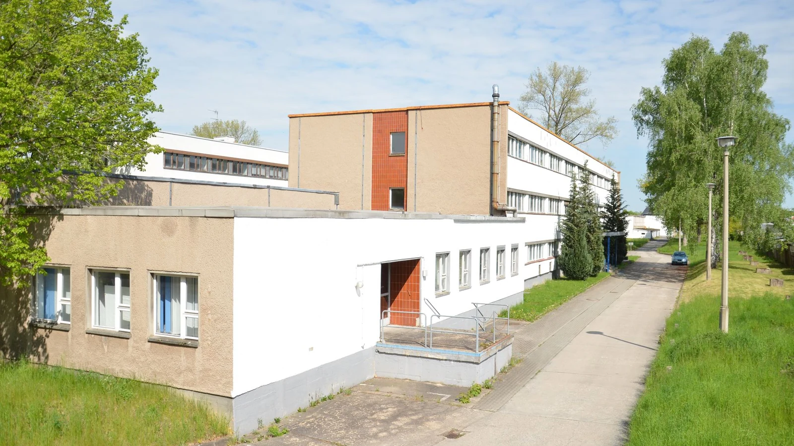 Vielfältige Lagerboxen mit umfassendem Sicherheitskonzept und optimaler Anbindung