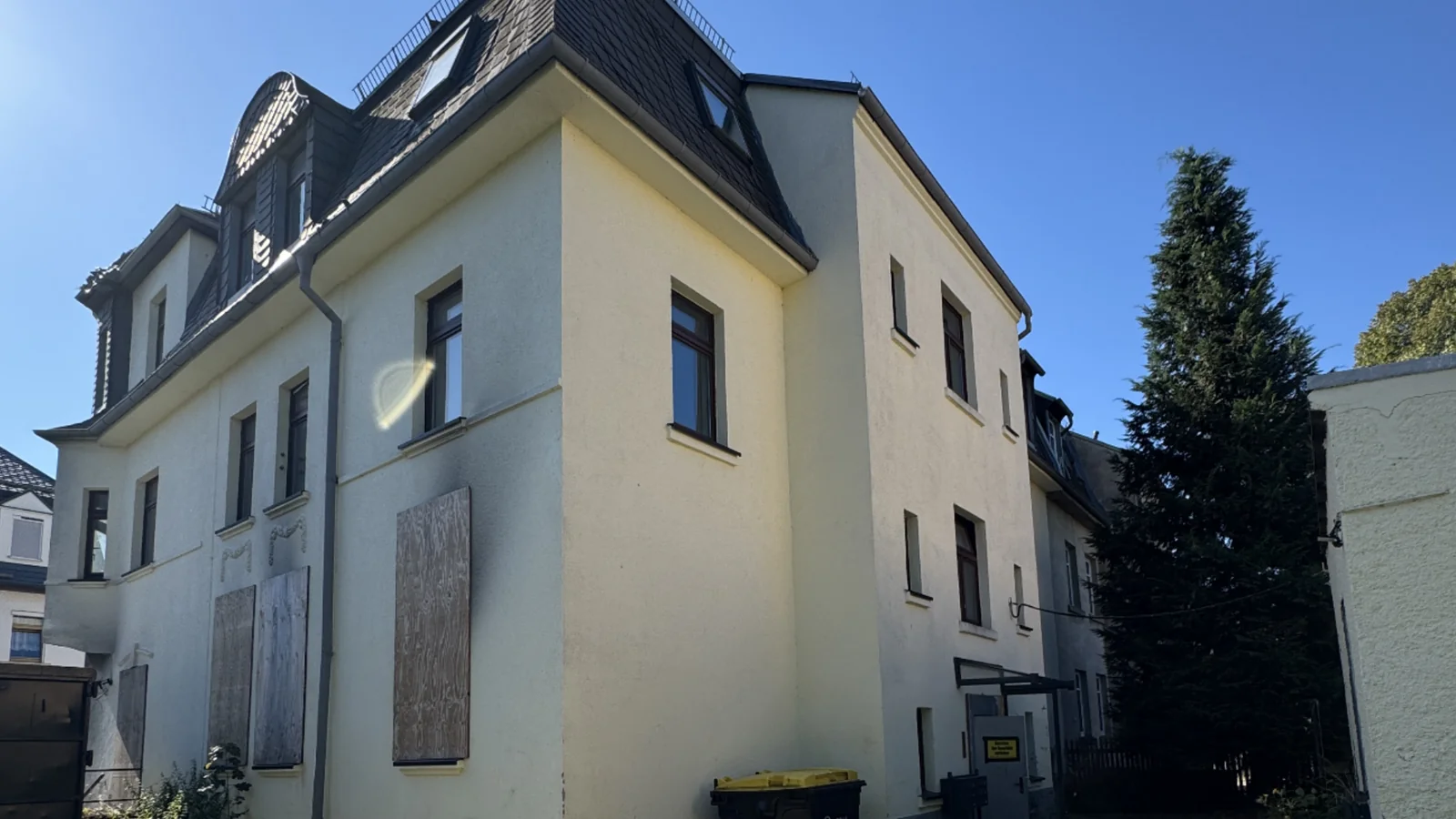 Neue Wohnperspektiven in Limbach-Oberfrohna: Mehrfamilienhaus mit Potenzial