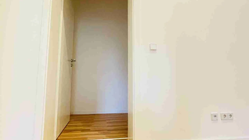 Helle 2,5‑Zimmer-Wohnung mit XXL-Balkon in Schlosschemnitz, frisch saniert