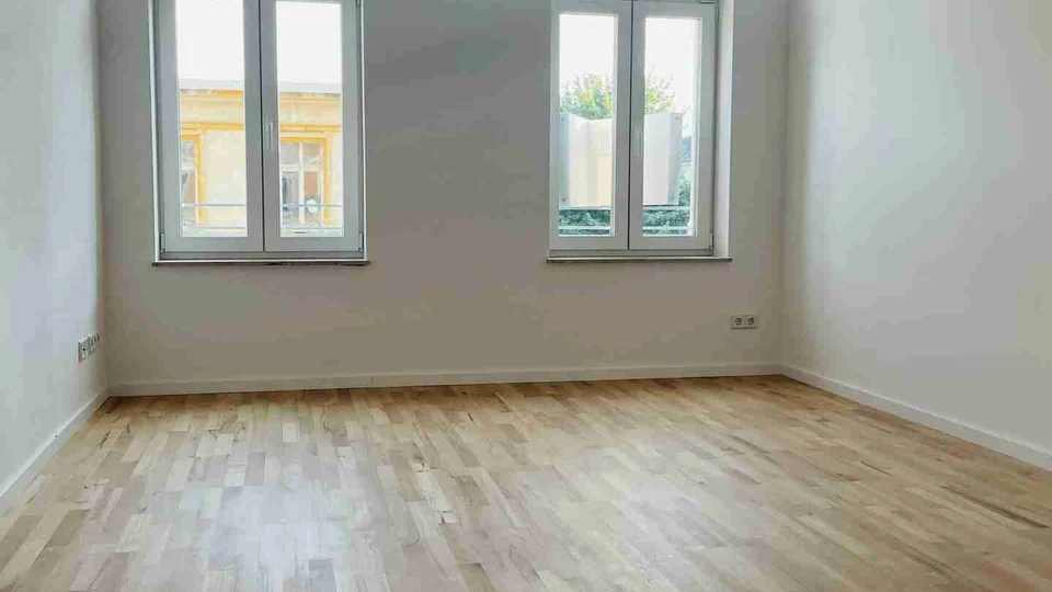 Helle 2,5‑Zimmer-Wohnung mit XXL-Balkon in Schlosschemnitz, frisch saniert