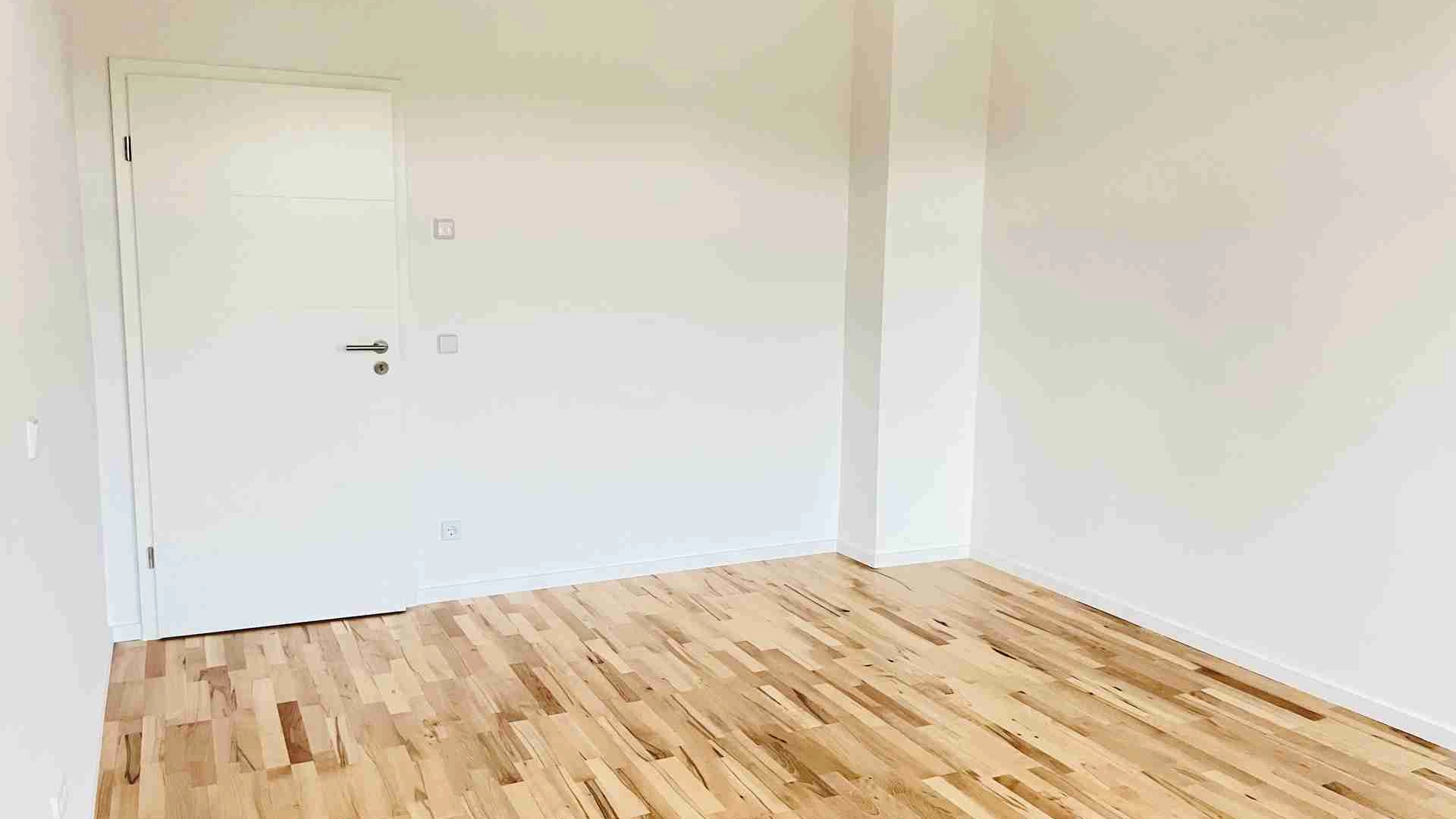 Helle 2,5‑Zimmer-Wohnung mit XXL-Balkon in Schlosschemnitz, frisch saniert