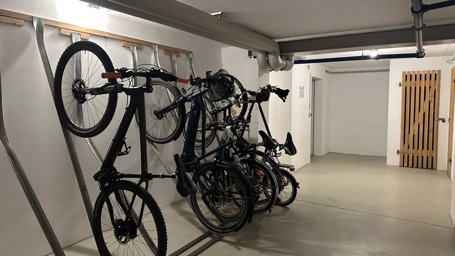 Attraktive Kapitalanlage mit ca. 8,23% IST-Rendite – 2-Zimmer-Dachgeschosswohnung in Oelsnitz