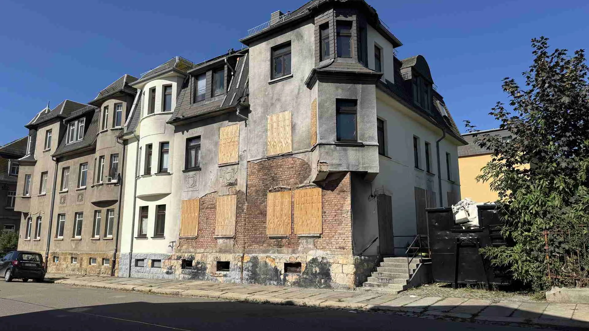 Neue Wohnperspektiven in Limbach-Oberfrohna: Mehrfamilienhaus mit Potenzial