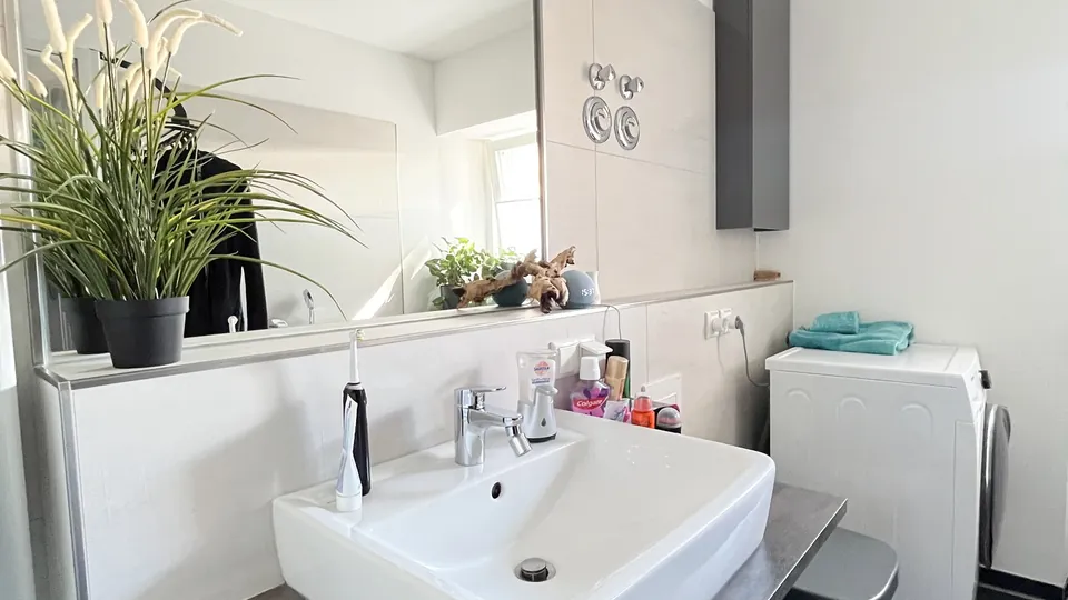 Moderne 2-Zimmer-Wohnung mit Balkon und hochwertiger Ausstattung
