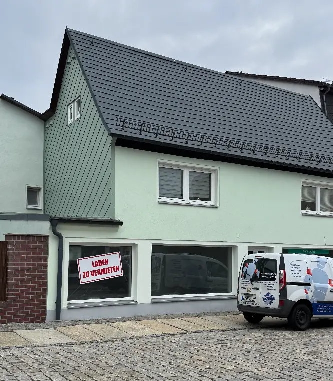 Mixed-use building in 09212 Limbach-Oberfrohna