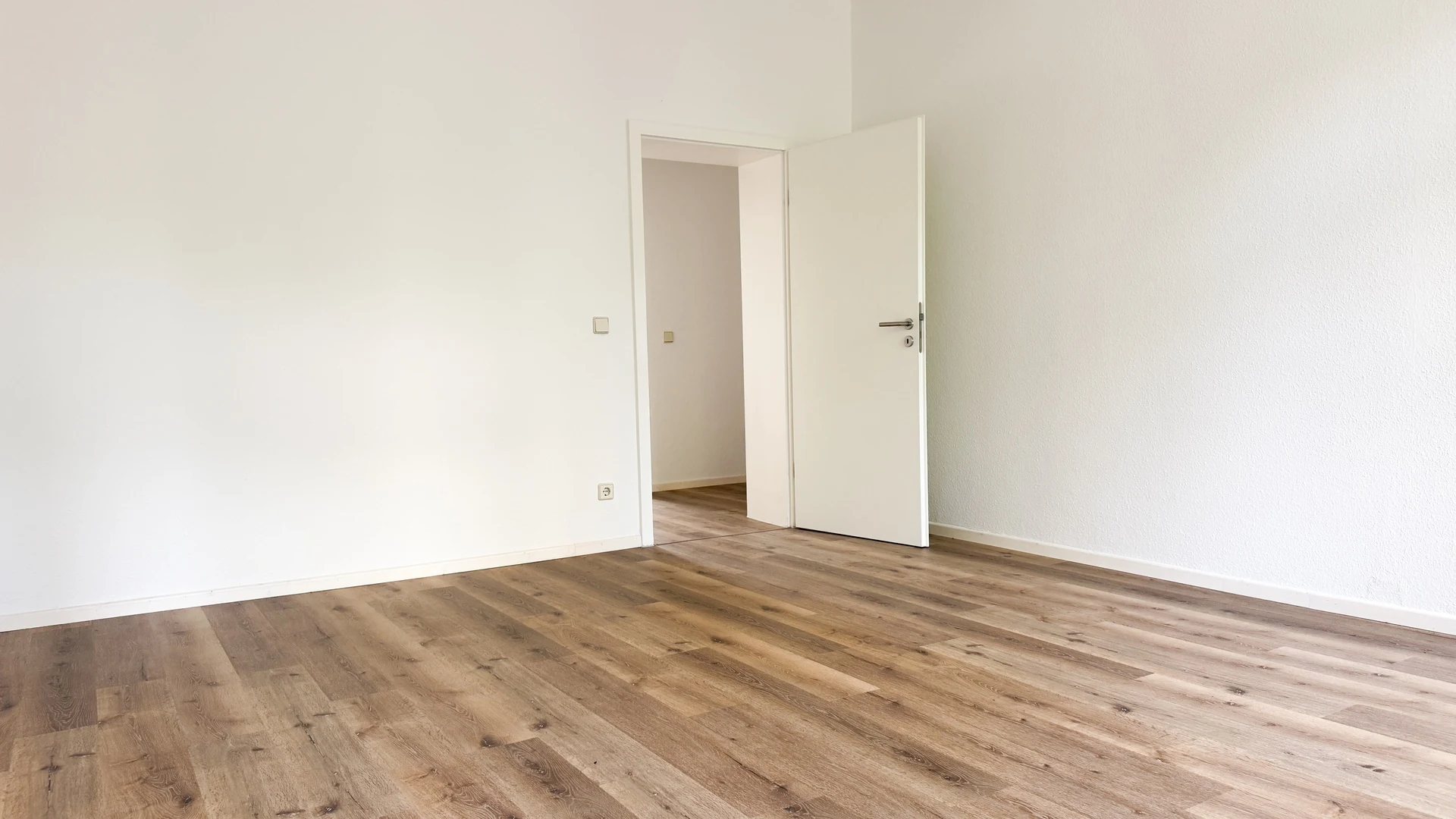 Renovierte 2-Zimmer-Eigentumswohnung im denkmalgeschützten Altbau