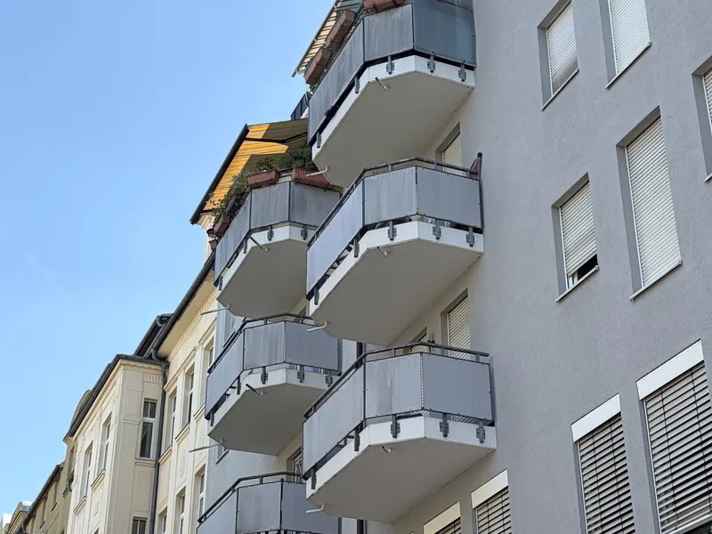 6,95 % Rendite sichern: Gepflegte 2-Zimmer-Wohnung mit Balkon & Tiefgarage