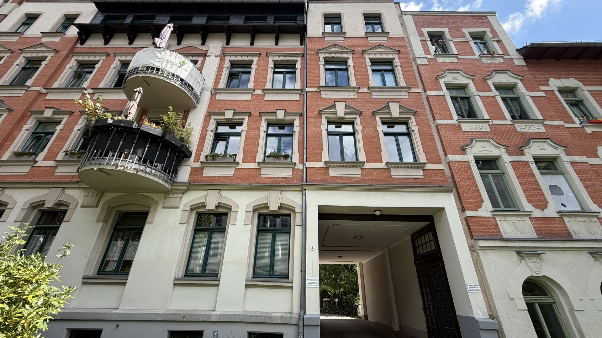 Helle 3-Zimmer-Wohnung mit Badewanne und sonnigem Balkon