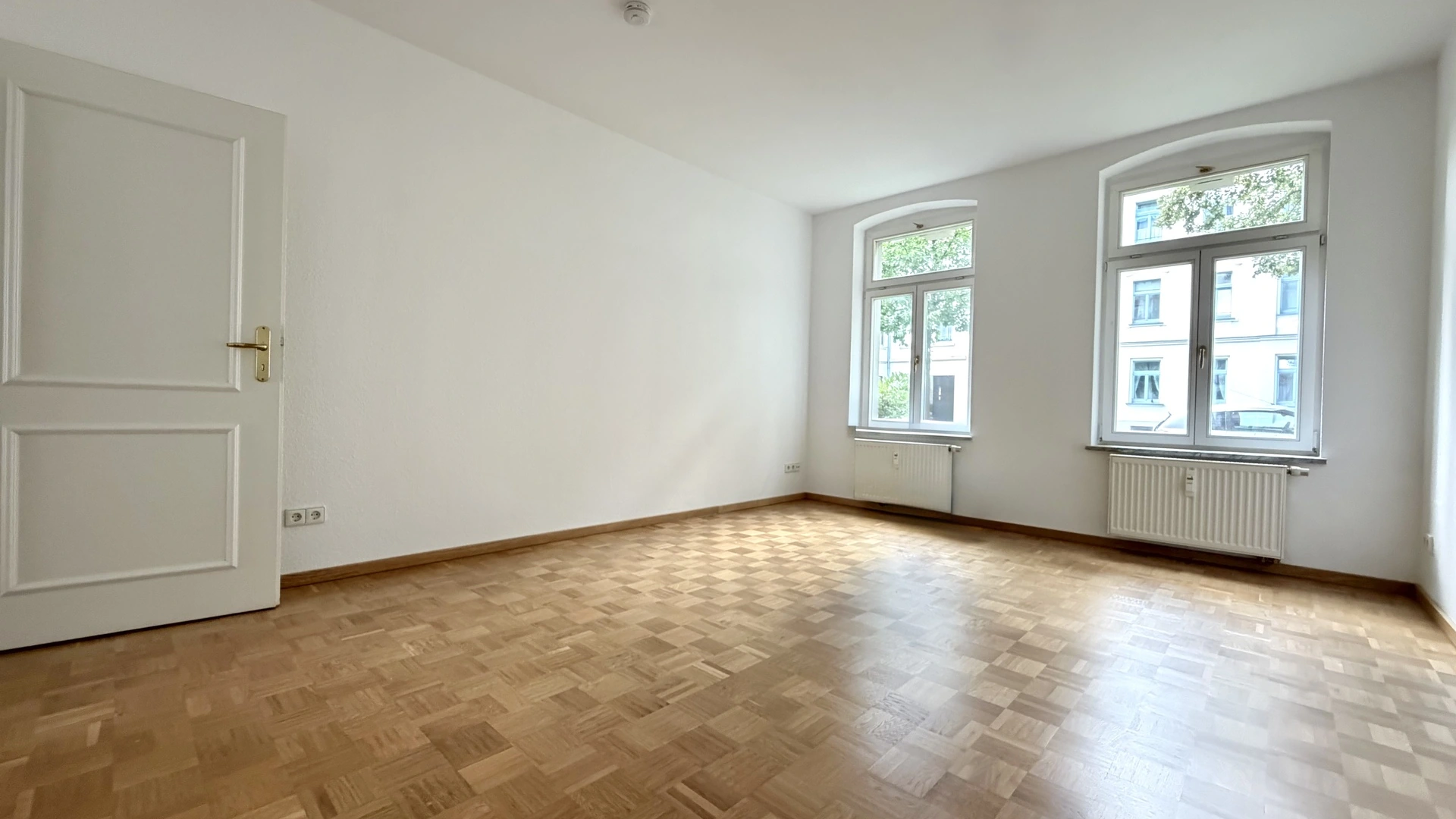 Helle 3-Zimmer-Wohnung mit Badewanne und sonnigem Balkon