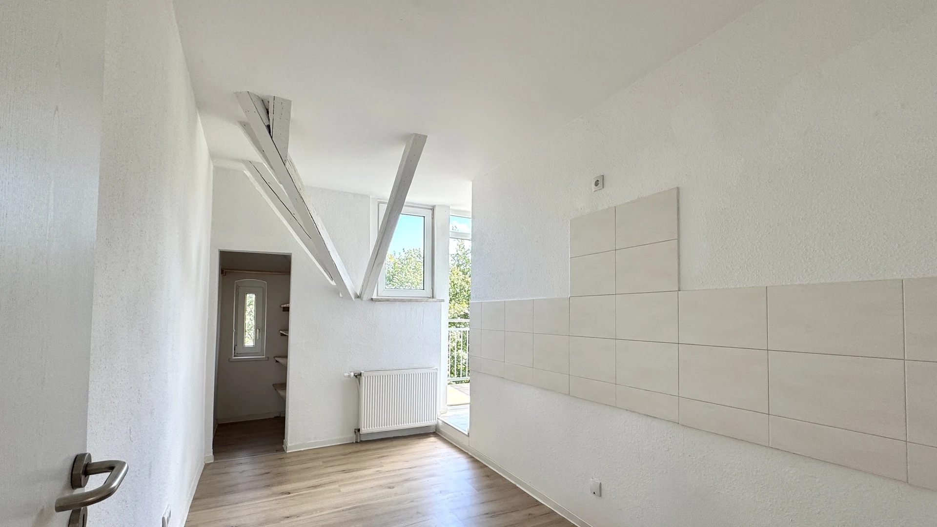Ideal für Familien - Moderne 4-Zimmer-Dachgeschosswohnung mit Balkon