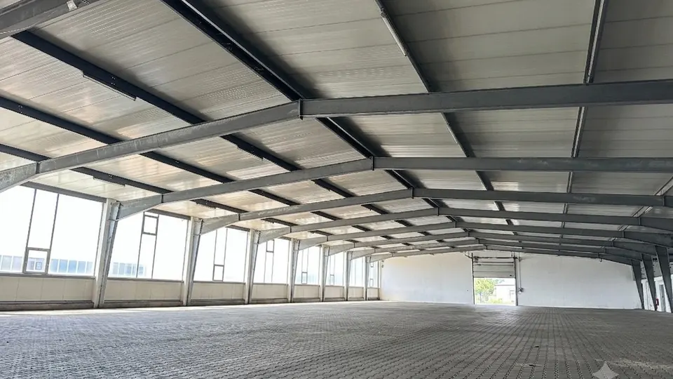 Hall / Production, approx. 6,167 m² in Fredersdorf (Fredersdorf-Nord)