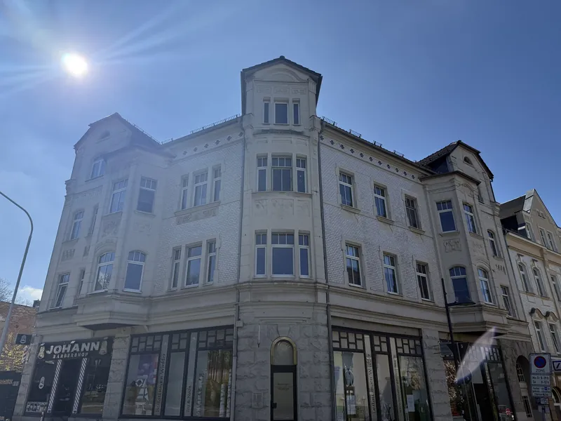 Attraktive Gewerbeeinheit mit flexibler Raumaufteilung und großer Fensterfront