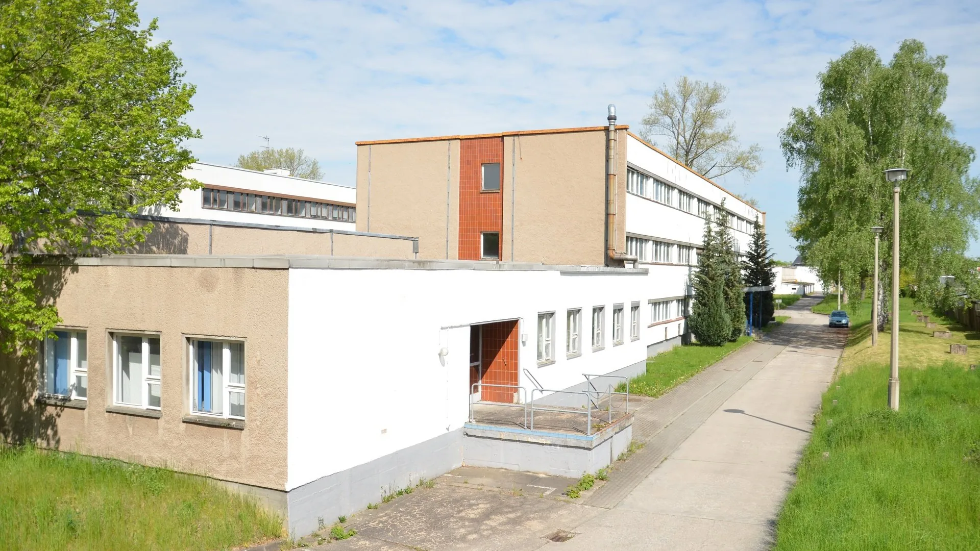 Vielfältige Lagerboxen mit umfassendem Sicherheitskonzept und optimaler Anbindung