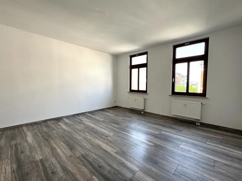 Helle 2-Raum-Wohnung mit Tageslichtbad, Einbauküche und Gemeinschaftsgarten