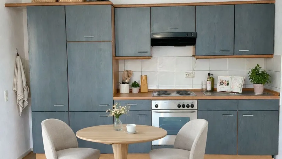 Helle 2-Zimmer-Altbauwohnung mit Einbauküche und Gartenmitbenutzung