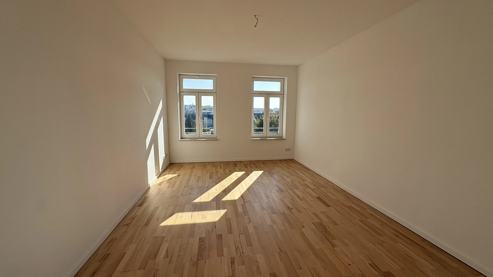 Modernisierte Wohnung mit stilvollem Tageslichtbad und Balkon