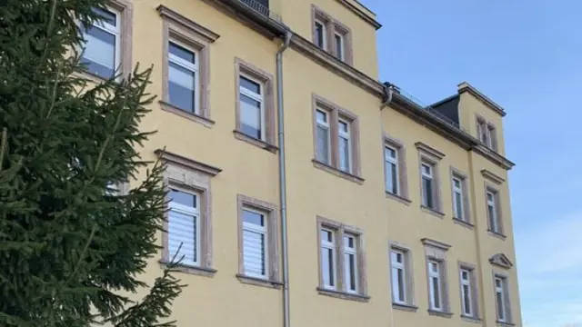 Attraktives Mehrfamilienhaus: Vollvermietet, mit Kaminen, Balkonen und Garten