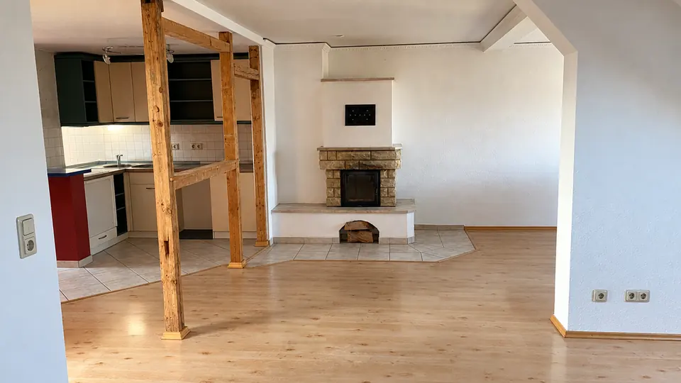 Attraktives Mehrfamilienhaus: Vollvermietet, mit Kaminen, Balkonen und Garten