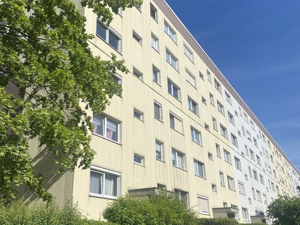 Sanierungsbedürftige 3-Raum-Wohnung in familienfreundlicher Lage
