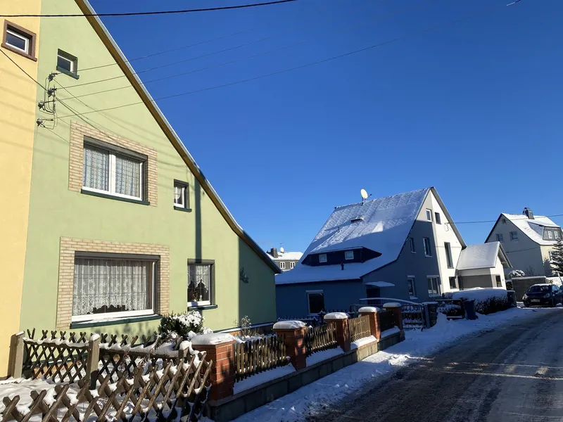 Doppelhaushälfte in familienfreundlicher Lage in Stollberg