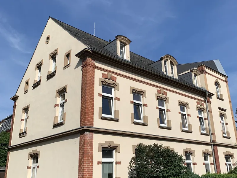 Charmantes Mehrfamilienhaus mit Garagen in Geringswalde