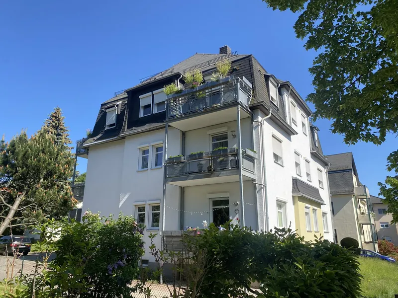 Eigentumswohnung mit zwei Balkonen und Stellplatz in Chemnitz-Rabenstein