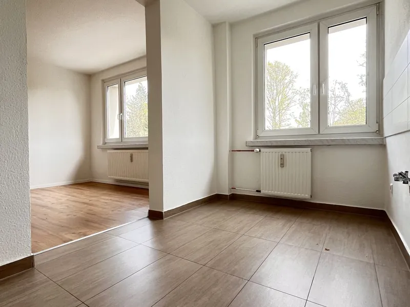 *2 Monate Kaltmietfrei und EBK möglich* Geräumiges Wohnen in Chemnitz: 4-Zimmer Wohnung für Komfort und Lebensqualität