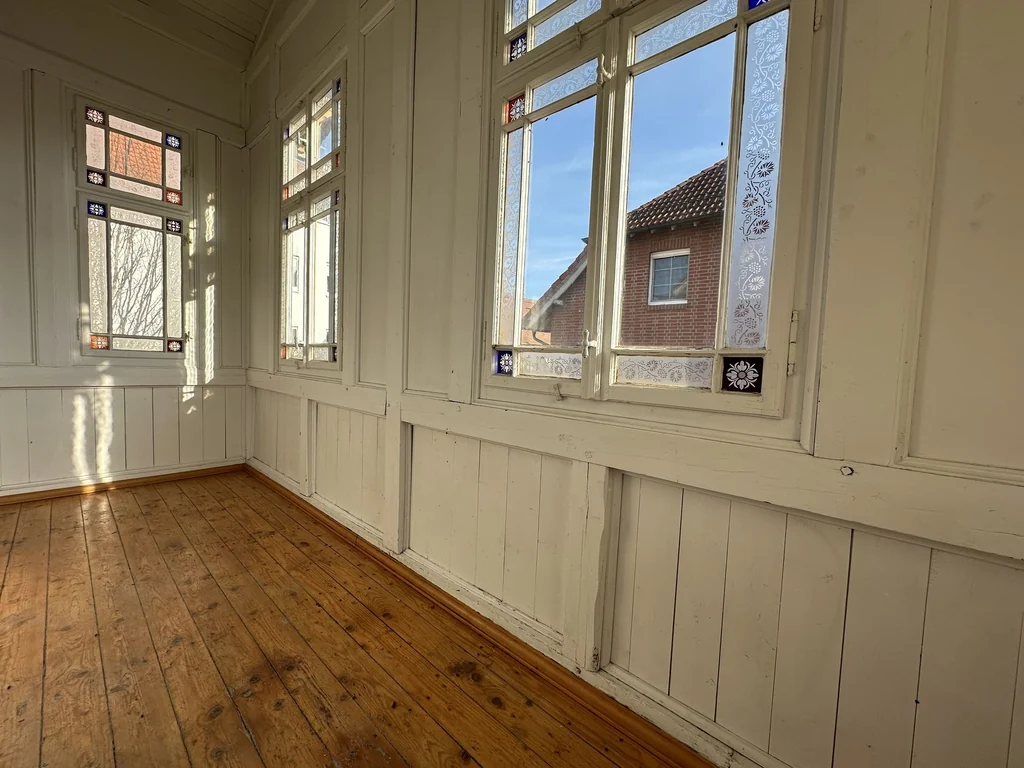 Elegante 1-Raum-Wohnung mit Loggia und Einbauküche