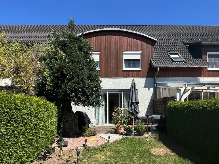 Charmantes Reihenmittelhaus in familienfreundlicher Lage - Direkt zum Einziehen!