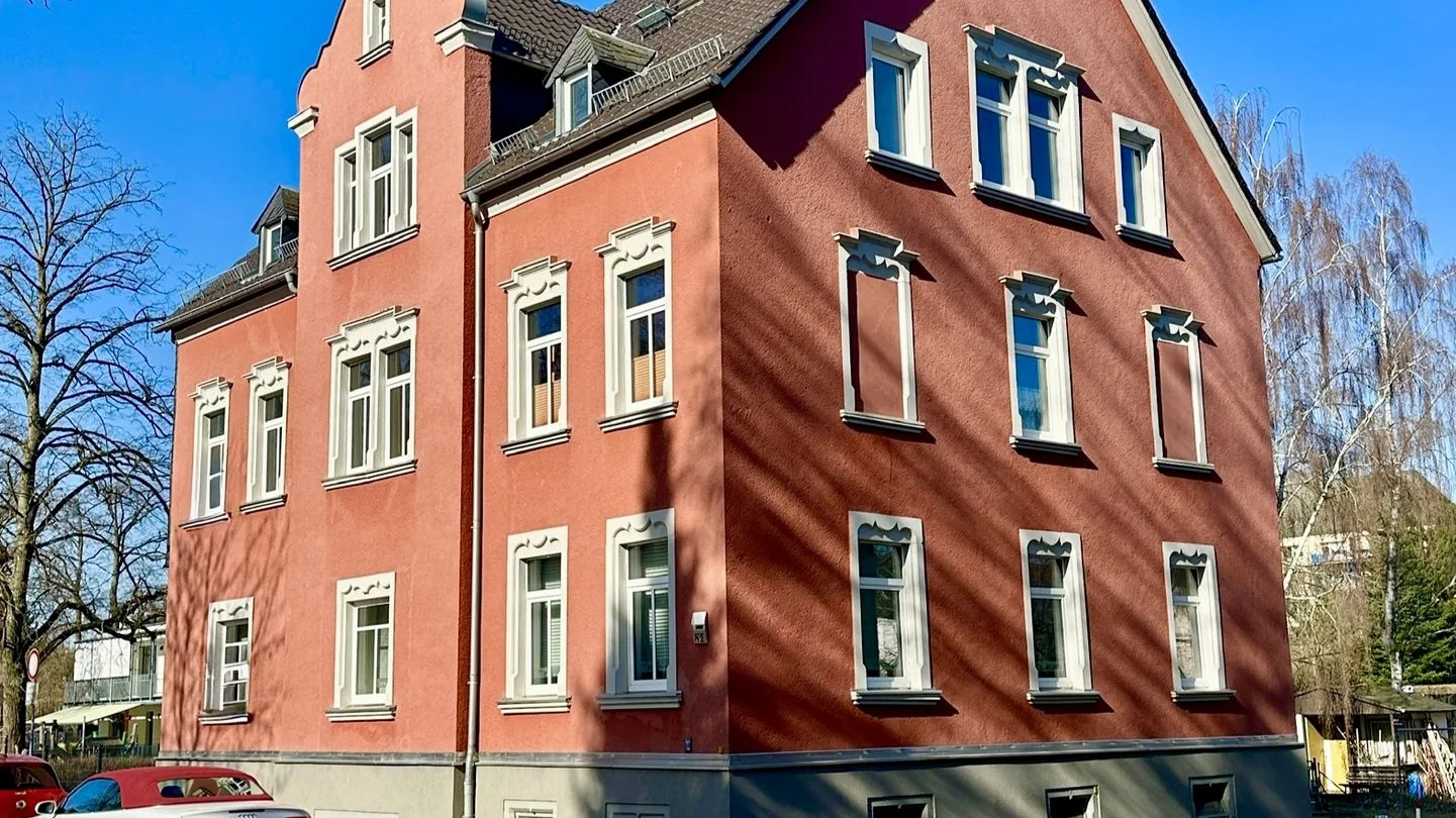 Mehrfamilienhaus mit großem Grundstück zur Entwicklung