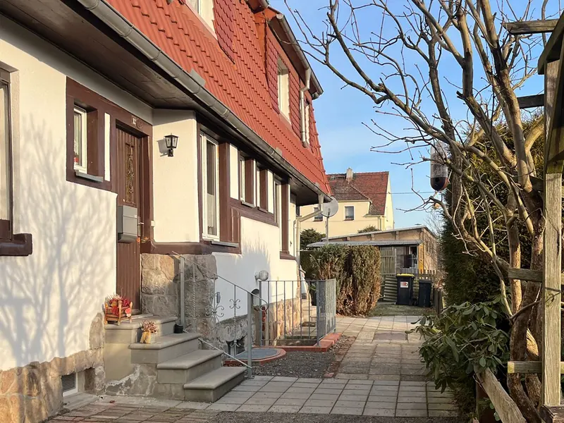 Wohnungspaket: Zwei Eigentumswohnungen mit privaten Gärten