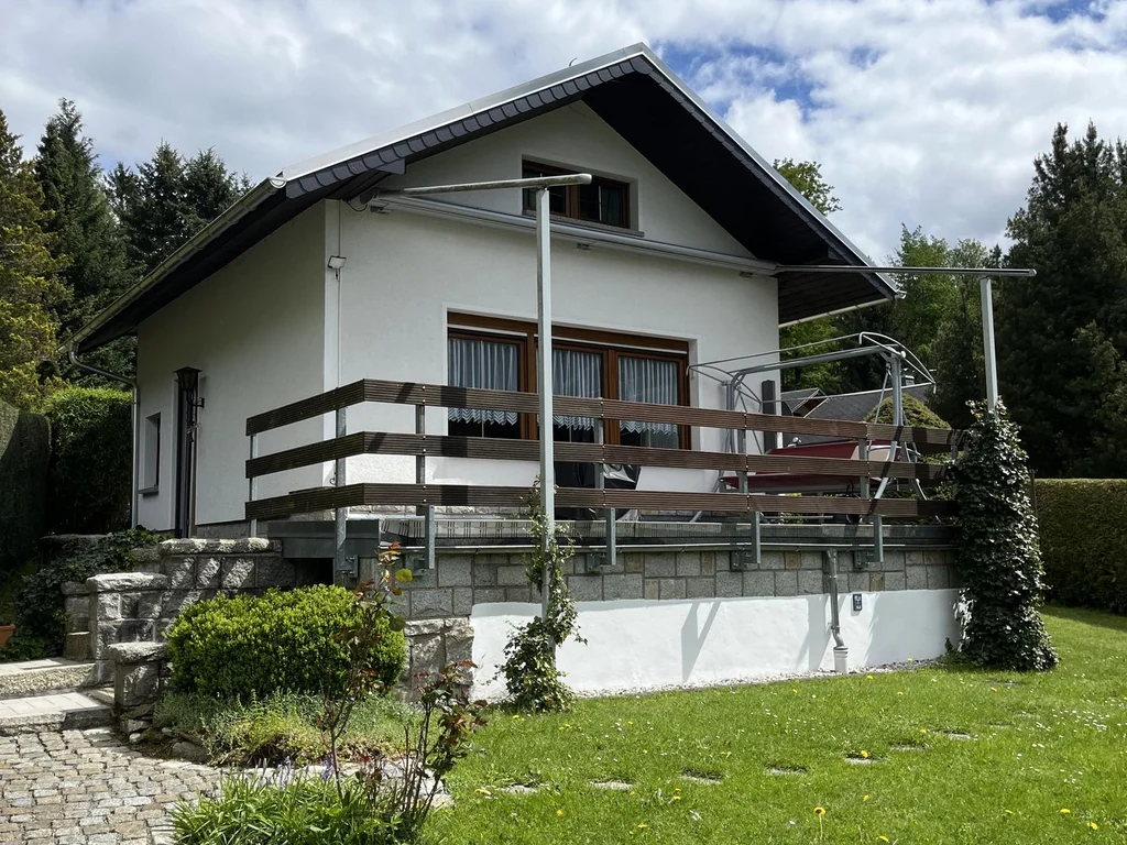 Gemütliches Zuhause im Grünen · Modernisiert, gepflegt und perfekt für Naturliebhaber