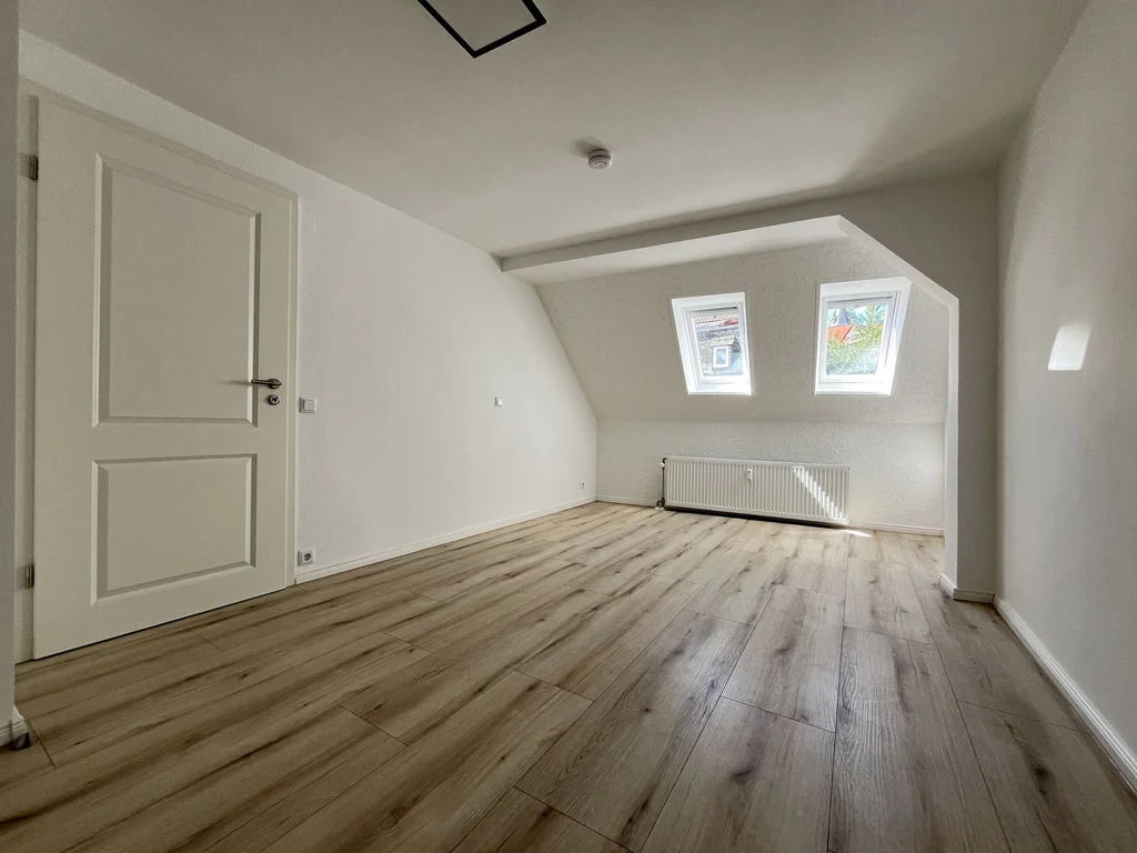 Erstbezug nach hochwertiger Sanierung – 1 Monat kaltmietfrei + 200 € IKEA-Gutschein inklusive!