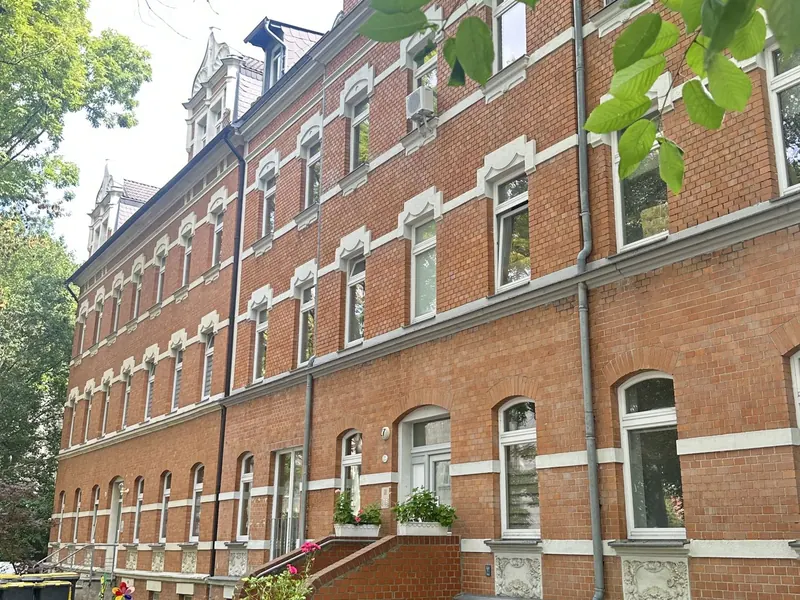 Investitionsmöglichkeit: Sanierungsbedürftige 3-Zimmer-Wohnung mit individuellen Gestaltungsmöglichkeiten