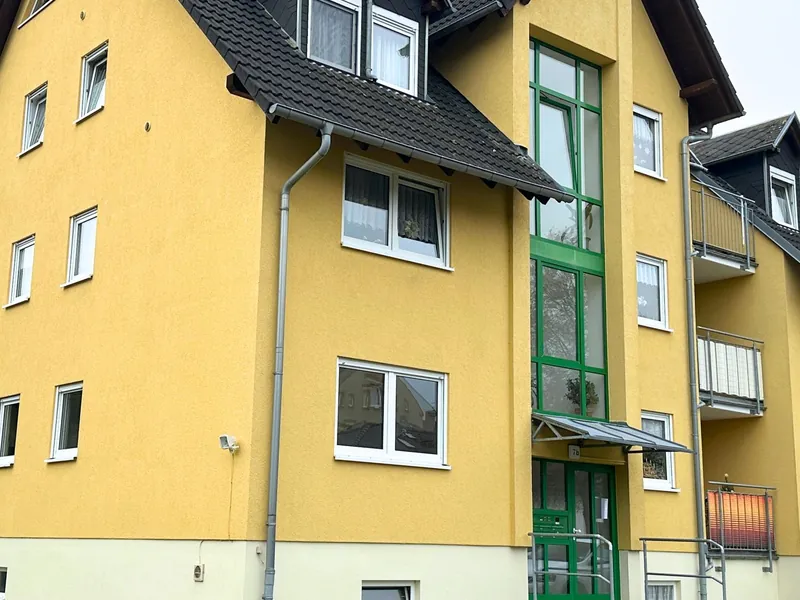 2-Zimmer-Terrassenwohnung mit hochwertiger Einbauküche und Stellplatz