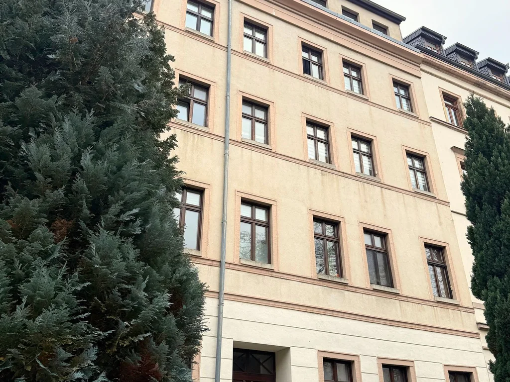 Moderne 2-Zimmer-Wohnung in Chemnitz mit Einbauküche, ideal für Singles oder Paare