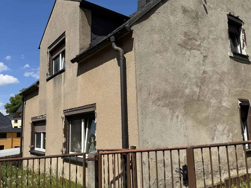 House, 8 Rooms, approx. 156 m² in Limbach-Oberfrohna (Pleißa)