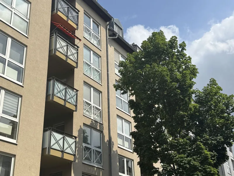 2-Zimmer-Wohnung mit Tiefgaragenstellplatz und Balkon in Schloßchemnitz