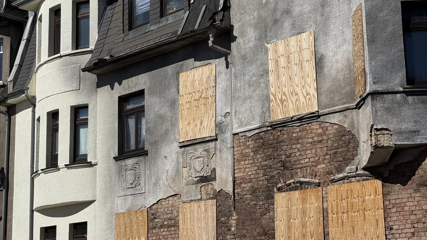Neue Wohnperspektiven in Limbach-Oberfrohna: Mehrfamilienhaus mit Potenzial