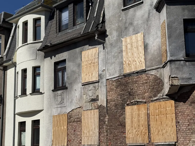 Neue Wohnperspektiven in Limbach-Oberfrohna: Mehrfamilienhaus mit Potenzial