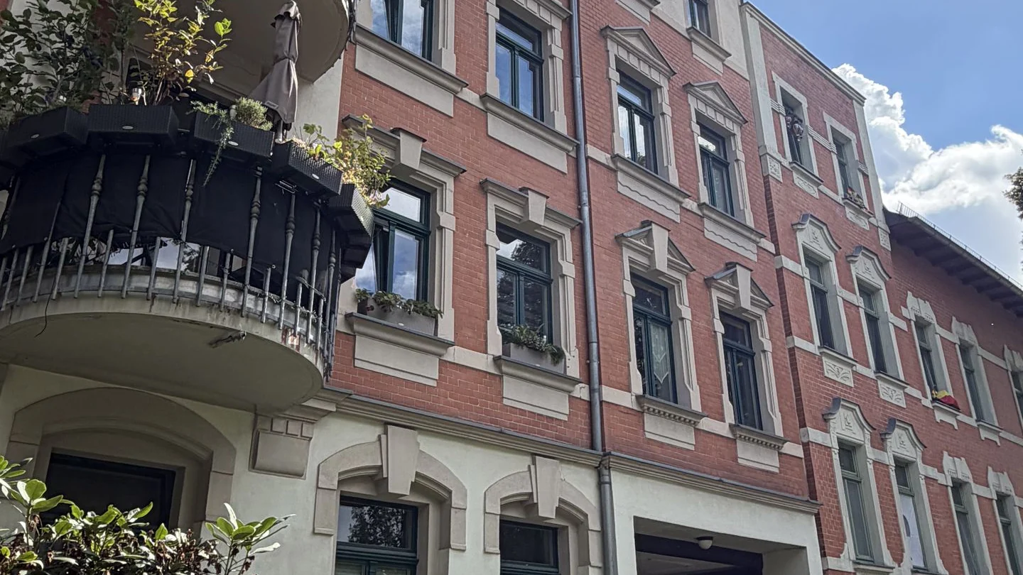 Helle 3-Zimmer-Wohnung mit Badewanne und sonnigem Balkon